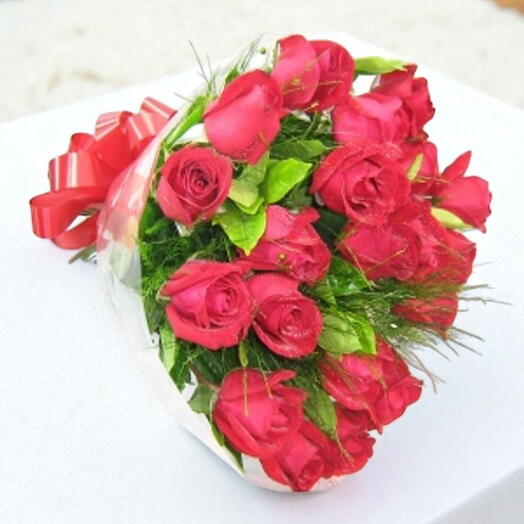 Buquê Com 20 Rosas Vermelhas