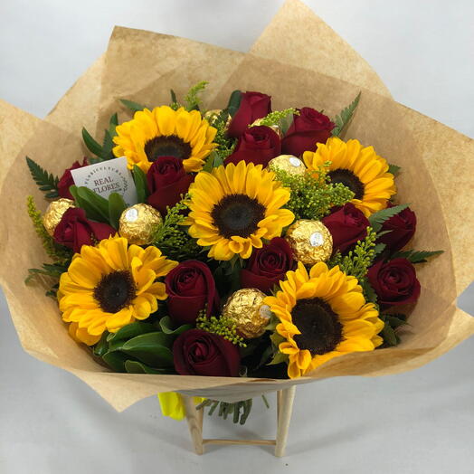 Buquê de Girassois e Rosas Vermelhas