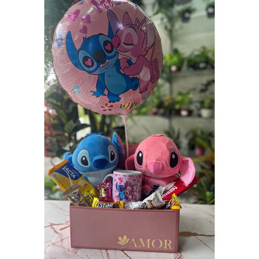 Cesta Stitch Casal Apaixonado