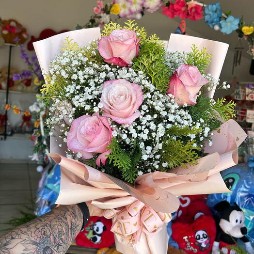 Buquê 4 Rosas Cor de Rosa