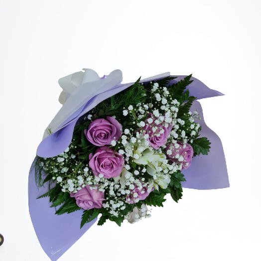 BUQUÊ DE ROSAS LILAS