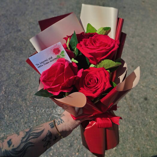 Ate a Ultima Rosa Morrer Eu Te Amarei! (Uma das Rosas e Artificial)