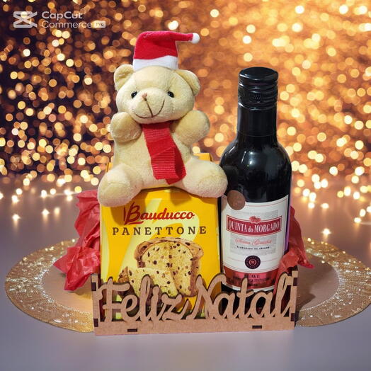 Cesta de Natal Com Mini Vinho De Mesa Tinto Suave, Mini Panettone  E Mini Urso