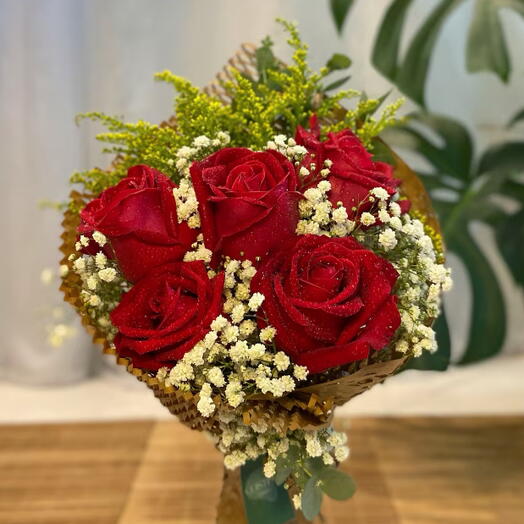 Buquê com 5 Rosas Vermelhas