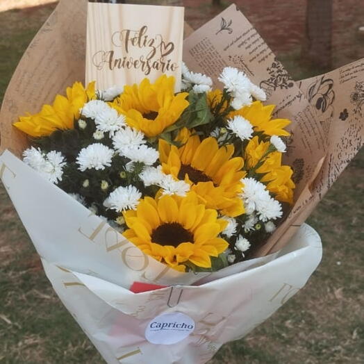 Buquê Girassol Mais Plaquinha Parabens