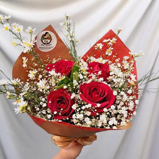 Buquê de 4 Rosas Vermelhas