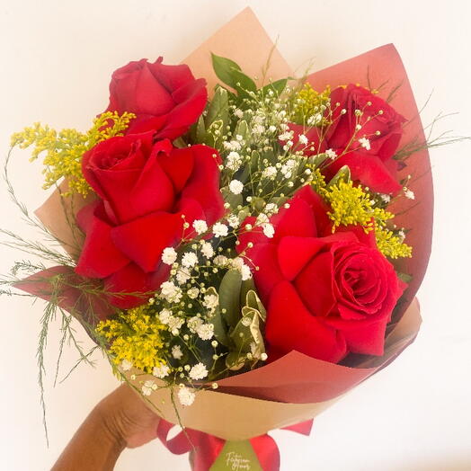 Buquê com 4 Rosas