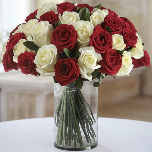 44 Rosas Vermelhas e Brancas