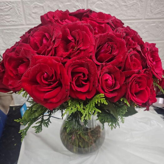 Bouquet Especial de 50 Rosas no Vidro