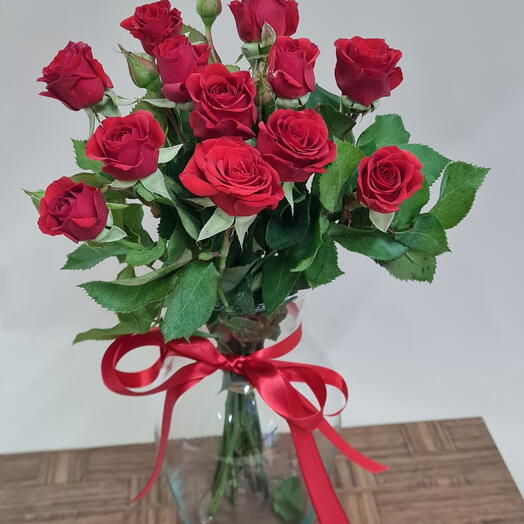 Vaso com Mini Flores Vermelhas