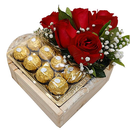 Coração de Ferrero com 6 rosas