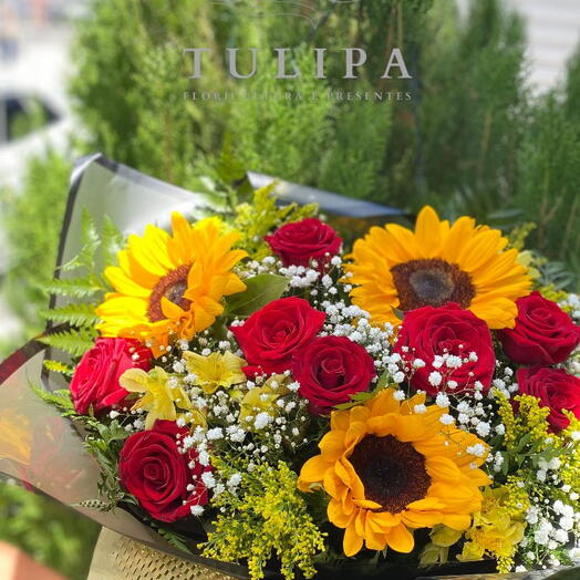 Buquê de Rosas com Girassois
