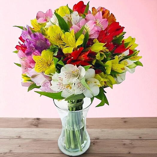 Elegante Arranjo De Astromelias