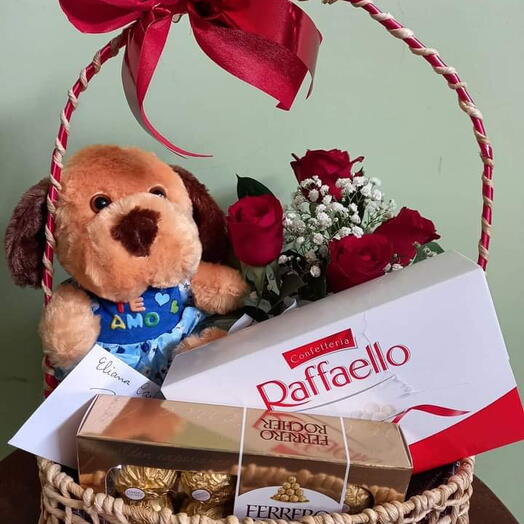 Cesta Pelucia com Chocolate