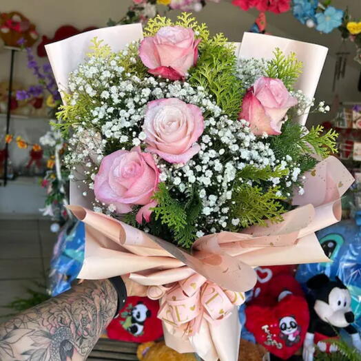 Buquê 4 rosas cor de rosas