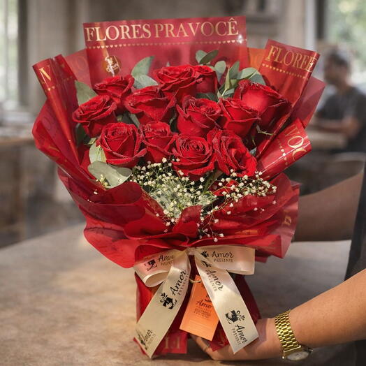 Buquê Premium Coreano com 12 Rosas Vermelhas