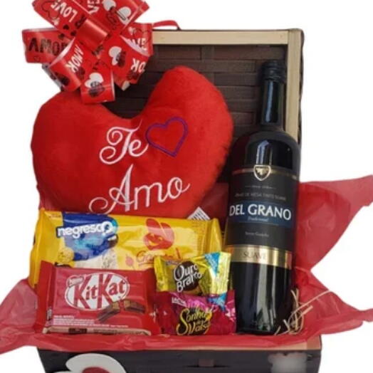 Cesta com Vinho e Chocolates