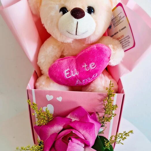 Flores em Caixa com Pelucia