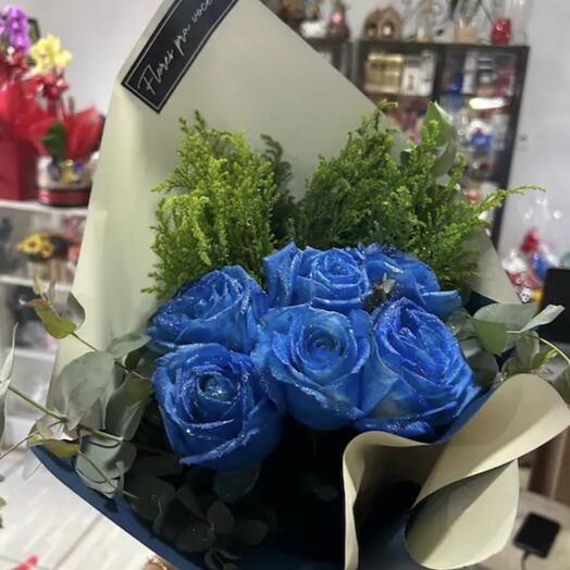 Buquê 6 rosas azuis lux