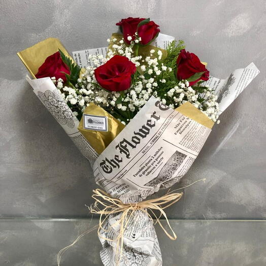 Bouquet com 4 rosas Kraft News