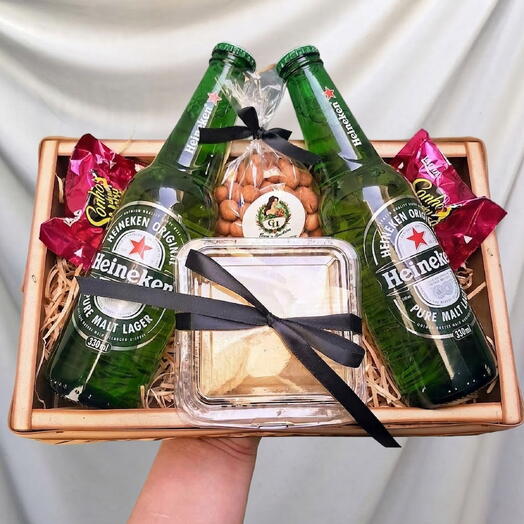 Mini Bandeja com Cervejas, Chocolates e Petiscos