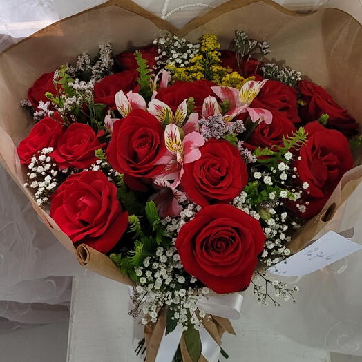 Bouquet com 12 Rosas Vermelhas Nacionais Basico