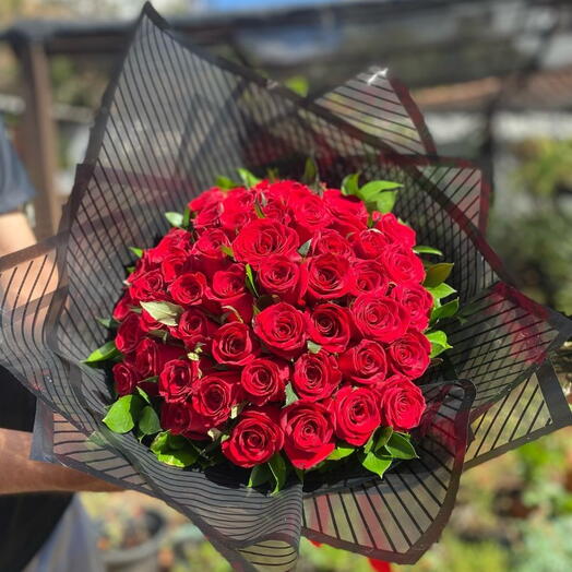 Mega Buquê 50 Rosas Vermelhas