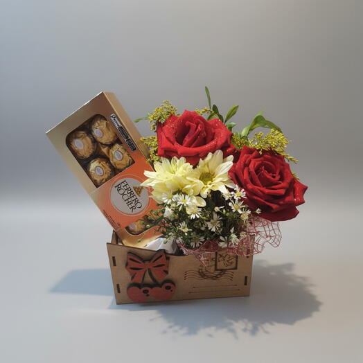 1556 Caixa Postal com Rosas e Ferrero Rocher