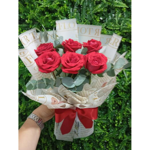 Arranjo em Floral com 6 Rosas