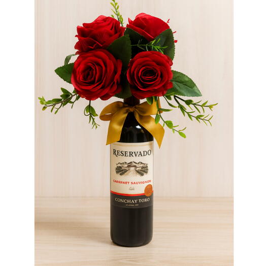 Presente Elegência com Vinho e Arranjo Floral Artificial