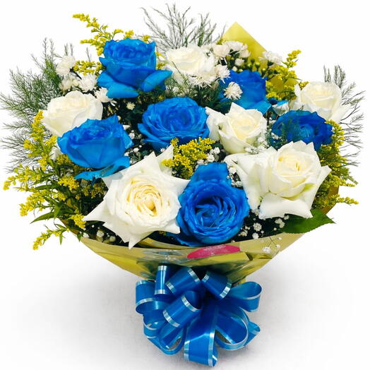 Buquê de Rosas Azuis e Brancas