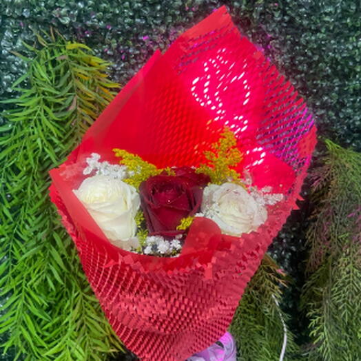 Buquê 4 Rosas Mistas