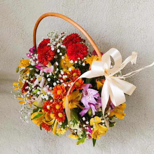 Cesta com Arranjo de Flores do Campo