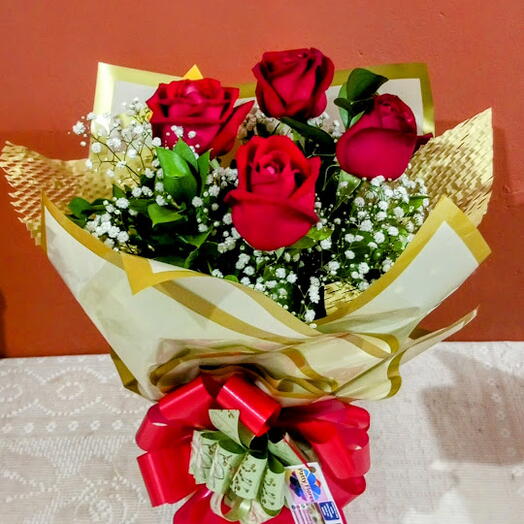 Buquê com 4 Rosas