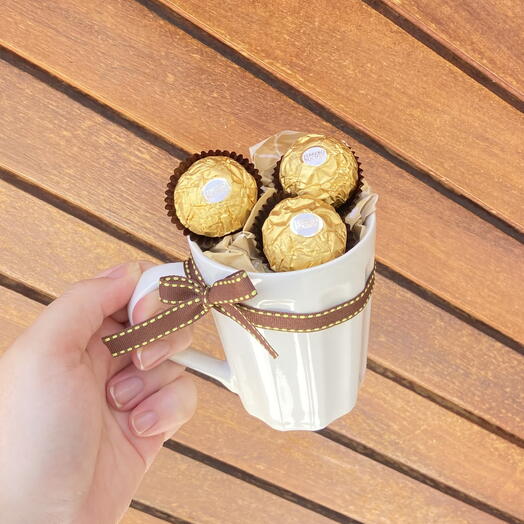 Xicara de Porcelana com Ferrero Rocher