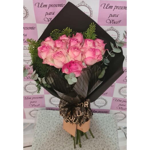 Buquê 12 Rosas Cor de Rosa Lux