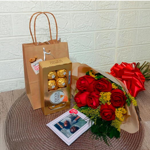 Buquê com 6 Rosas Vermelhas e Caixa Ferrero Rocher