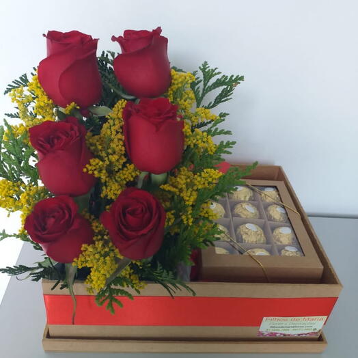 Caixa com 6 rosas e 12 chocolates Ferrero rocher