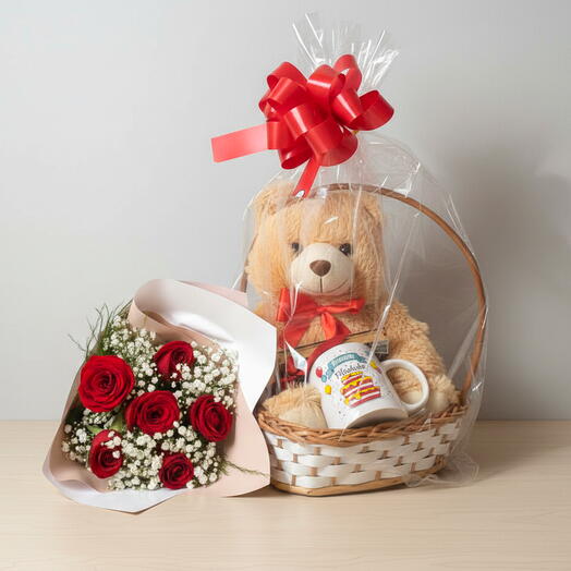 Cesta aniversario com buquê de rosas