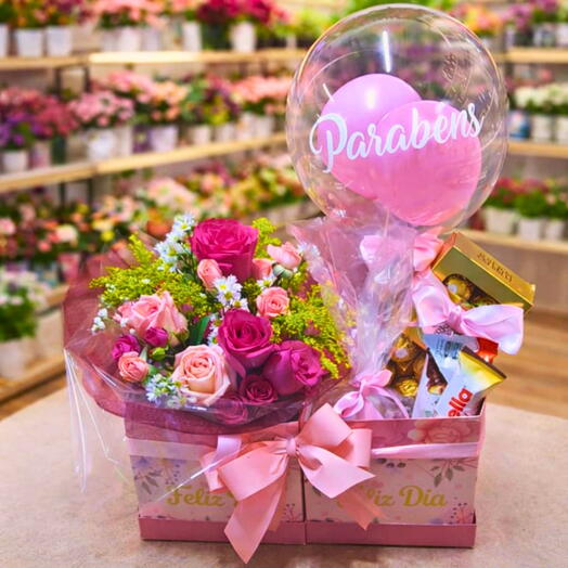Cesta com flores e chocolates Parabens