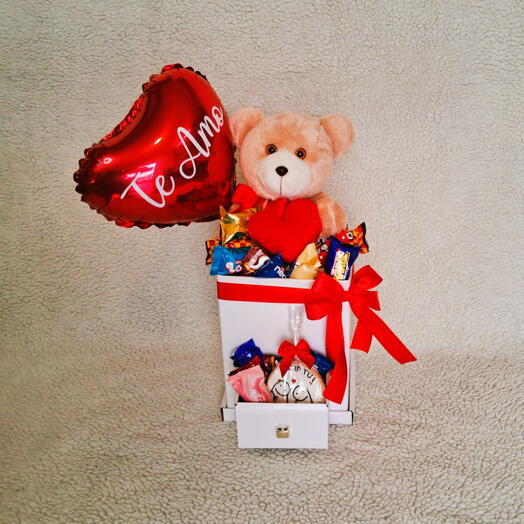 Caixa Gaveta Com Urso Com Coração Chocolates Variados e Balão