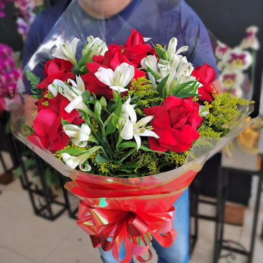 BOUQUET TRADICIONAL 6 ROSAS E ALSTROEMERIAS