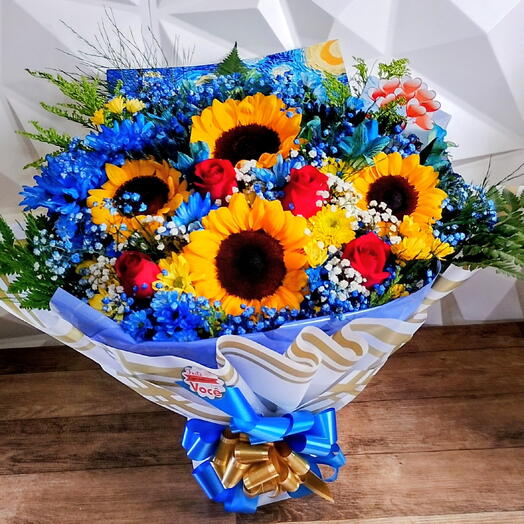 Buquê Noite Estrelada Vangogh com Rosas