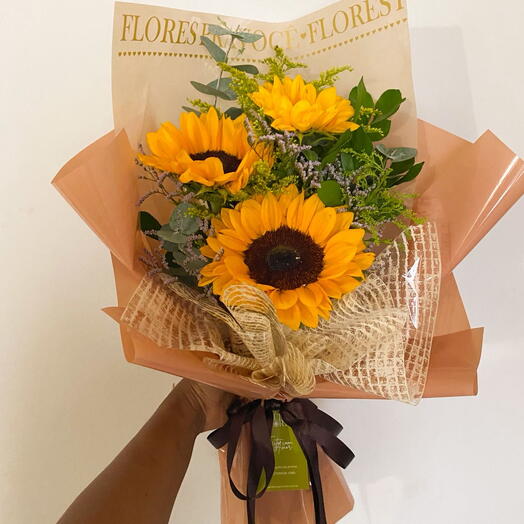 Buquê com 03 Girassois