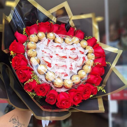 Buquê Luxo C/ Rosas e Chocolate