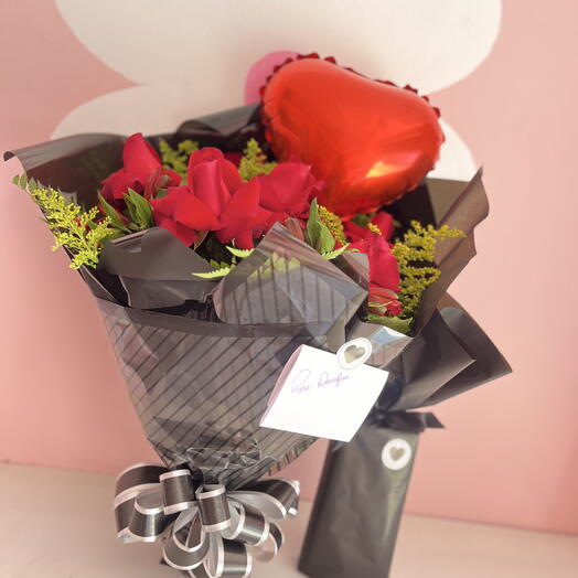 Elegância Black Rosas