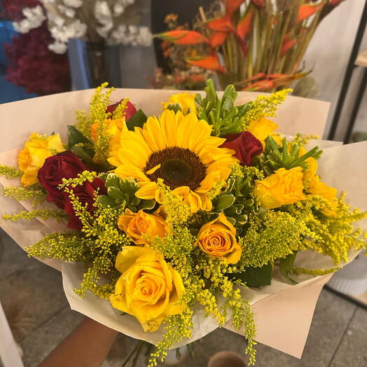 Buquê Rosas tango e Girassol