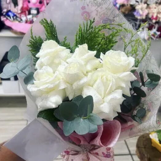 Buquê 6 rosas brancas lux