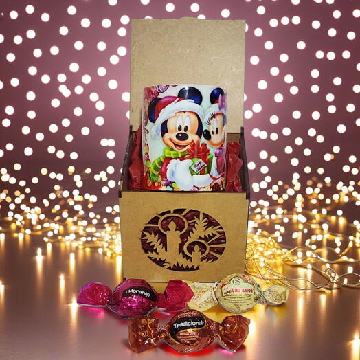 Caneca Na Caixa Mdf Com Desenho "Vela De Natal" Com Trufas Cacau Show
