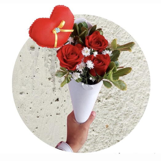 Trio de Rosas no Cone